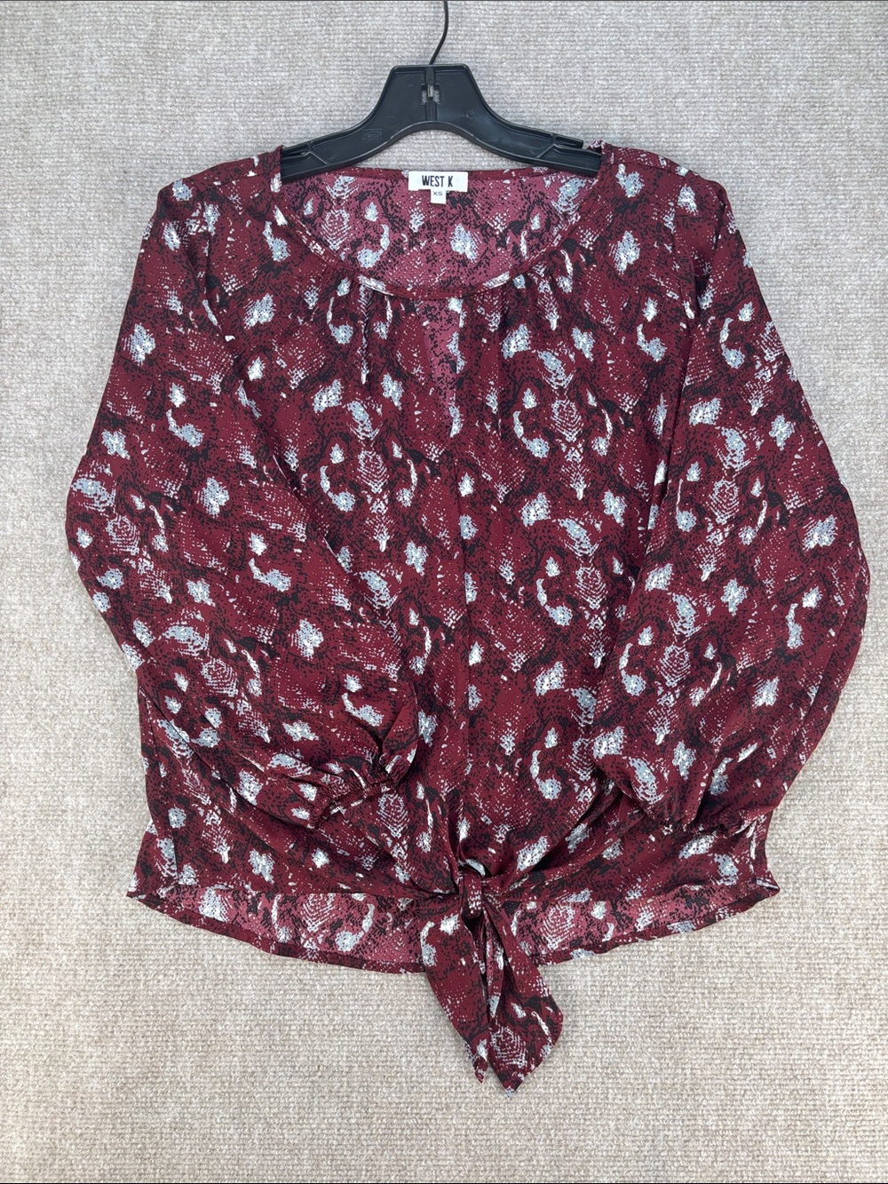 West Kei Maroon Abstract-Print Key Hole Tie-Front Long Sleeve Blouse Sz XS NWOT